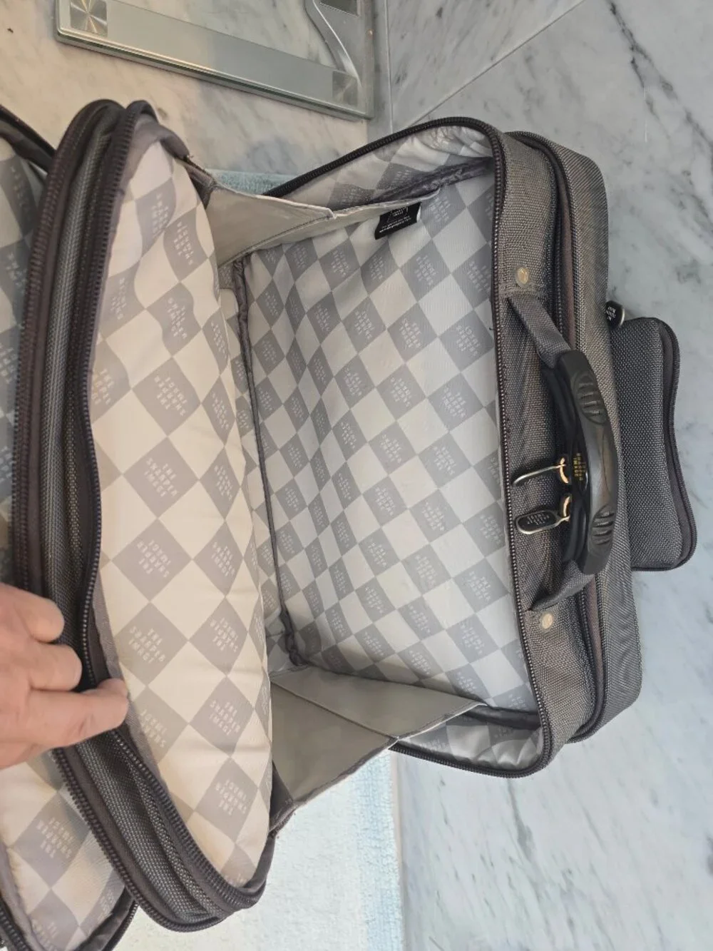 Sharper Image Wheeled Case Black/Grey + Bonus removable computer bag.